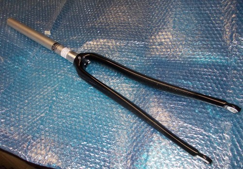 Forcella carbonio con - 28",