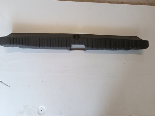 Rivestimento battuta chiusura
