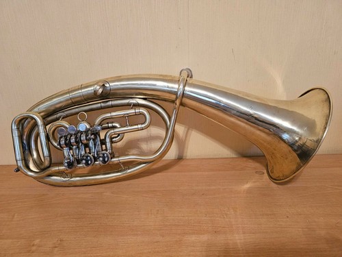 Strumento musicale corno