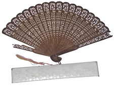 Ventaglio antico traforato in