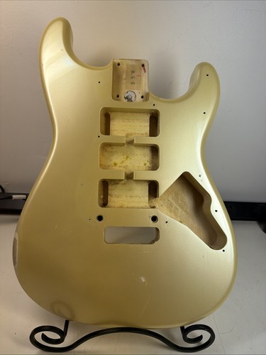 Fender japan st556 - fender,