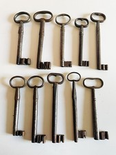 🟢 10 Antiche grandi Chiavi FEMMINE Forziere XIX Sec Provenienza PUGLIA lotto 8