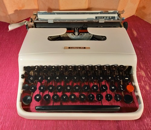Macchina scrivere olivetti - scrivere,