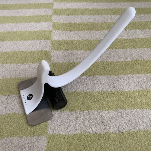 Aletha hip hook mark - hip,
