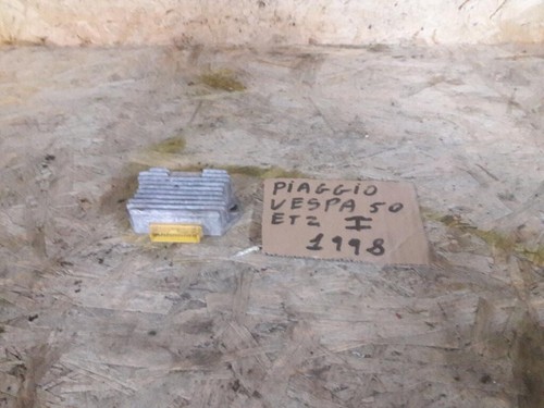 Regolatore tensione piaggio - regolatore, di