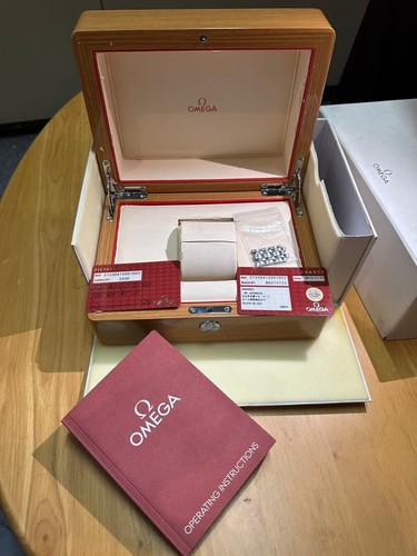 Omega watch box - ,