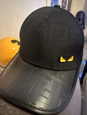 Cappellino in pelle Fendi