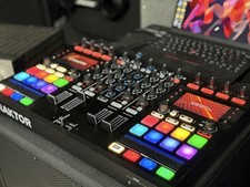 Traktor S5 Dj Console 