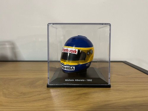 Spark helmet casco scale - helmet,