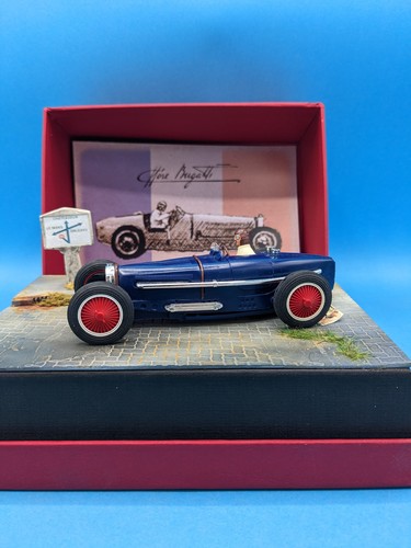 Retro slot bugatti type - slot,