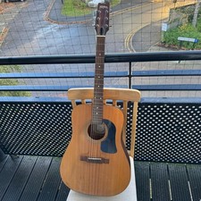 Chitarra acustica Dreadnought