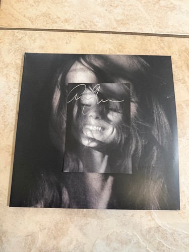 Signed ariana grande - signed,