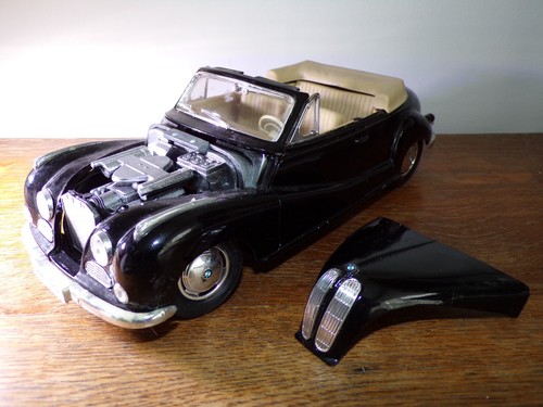 Bmw 502 maisto - 1/18,