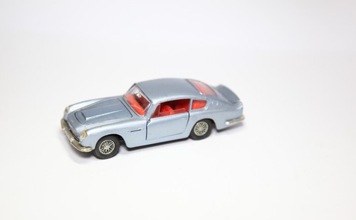 Dinky 153 aston martin - 153,