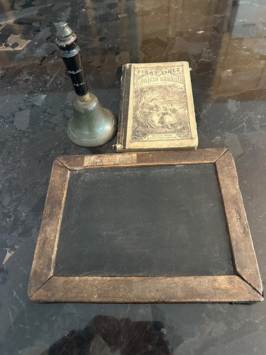 Antica scuola legno ardesia