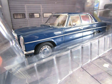 Mercedes benz w115 - w115, 220