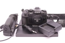 OLYMPUS OM-D E-M1 MARK II