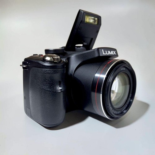 Fotocamera digitale compatta