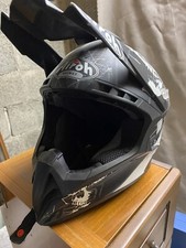 CASCO MOTO AIROH MAI INCIDENTATO A PARTE QUALCHE LIEVE SEGNO NELLA PARTE ALTA.