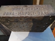 BIRRA PERONI, CASSETTA  PORTA BOTTIGLIE IN  METALLO, DA MUSEO .