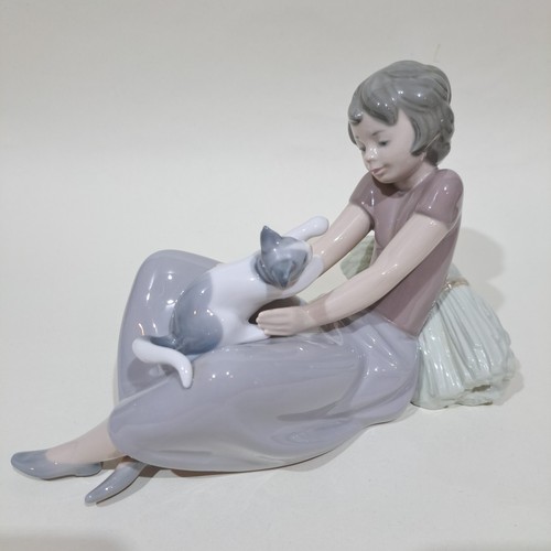Nao lladro figura bambina - by,
