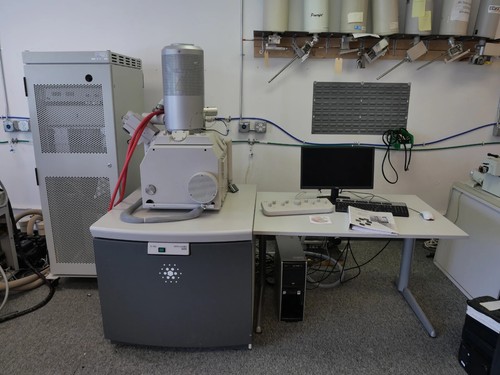Microscopio elettronico - , a