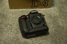 Nikon D4 16.2MP buone