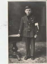 anni 30 bambino vestito da pilota