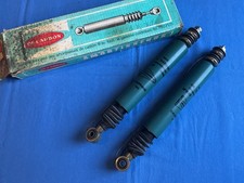 2 amortisseurs arrières Renault Dauphine R8 R10 DE CARBON réf 202
