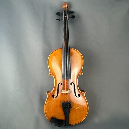 Antique full size violin - full,