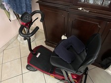 Scooter elettrico per anziani pieghevole rosso e Mai usato