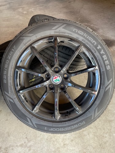 Gomme auto con cerchio - , in