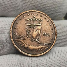 Re con corona a dx nave naviga a sx in cerchio tesoro dei pirati 1721