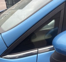 Vetro fisso anteriore sx FORD