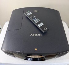 Sony VPL-VW365ES Native 4K