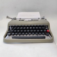 Macchina da scrivere Olivetti