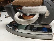 Ferro Da Stiro Con Manico IMETEC