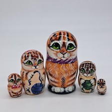 Bambole nido famiglia gatto