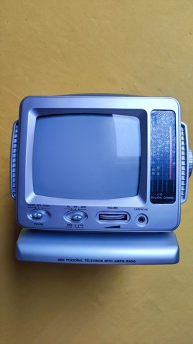 Televisore vintage con - bn,