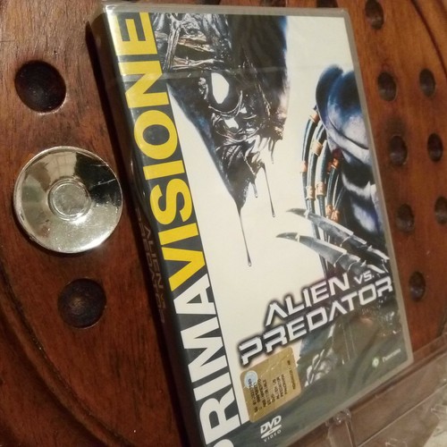 Alien predator editoriale - alien,