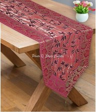 Runner da tavolo etnico in broccato jacquard ricamato magenta floreale coprit...