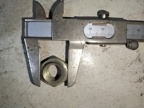 Fiat 500 coppia dadi mozzo - fiat,