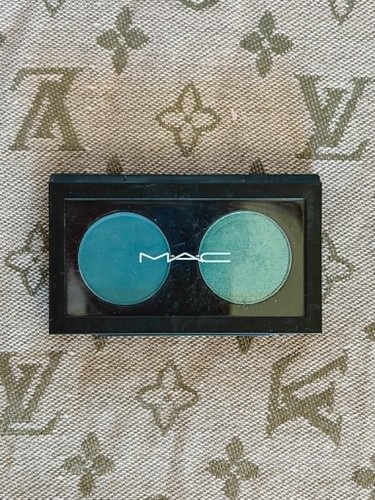 Mac eyeshadow duo - good, jeans