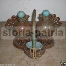 KITCHEN_TABLE_OIL-VINEGAR-SALT