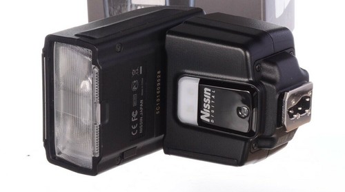 Nissin i40 flash unit flashgun