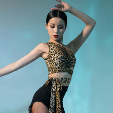 Nuova maglietta danza latina