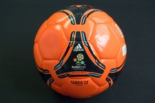 Adidas Ucraina Polonia 2012 calcio pallone futsal sala tango foot palloncino match nuovo