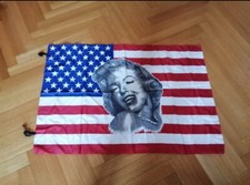 bandiera americana con immagine di Marylin Monroe 