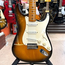 FENDER USA American Vintage '57 Stratocaster usata 1995 acero con custodia ri...