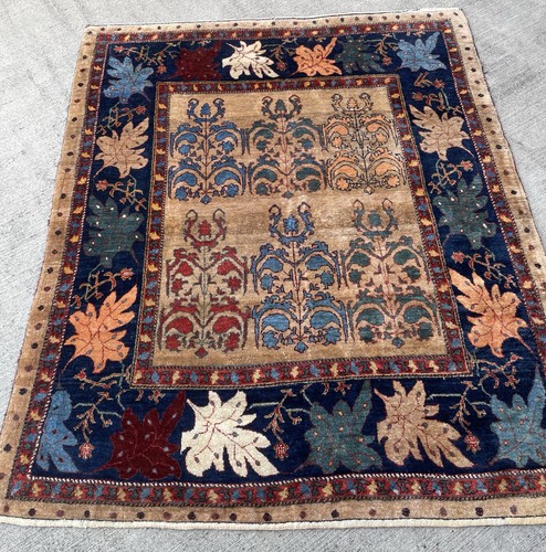 Antique carpet 195x160cm